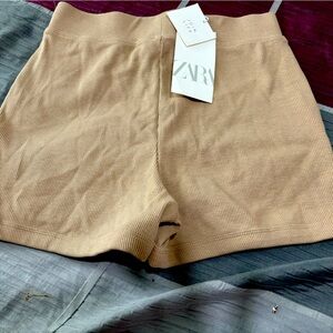 Bundle 3 for $15. Zara NWT Women's High Waist Beige Shorts. Size Medium.